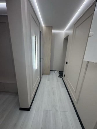 Продається 2 кімнатна квартира в центрі міста . - фото 1