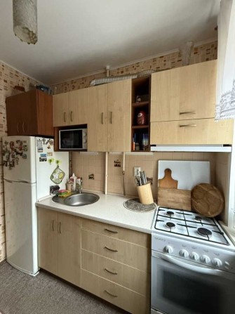 1 к квартира з косметичним ремонтом, цегляний будинок 2 поверх з 5 - фото 1