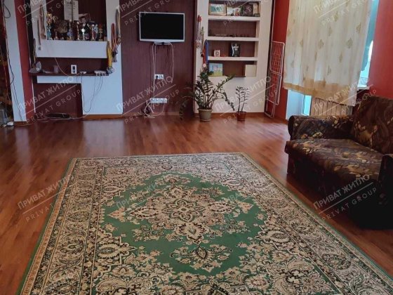 Простора квартира з індивідуальним опаленням на Леваді. Полтава