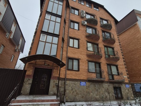 Продаж квартири в ексклюзивному будинку на Заливній Суми