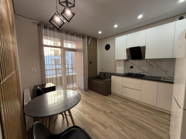 Терміново! БЕЗ КОМІСІЇ Евро 2к квартира з РЕМОНТОМ, меблями і технікою - фото 1