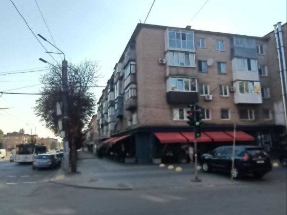 Продам 2 кімнатну квартиру по Володимира Великого Кривой Рог