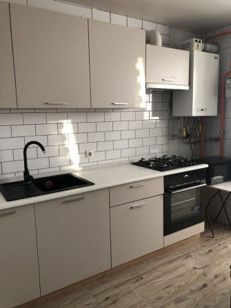 Продажа с мебелью и техникой новый дом - фото 1