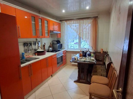 Продається 3 -х кімнатна квартира в районі Садів 2 Полтава