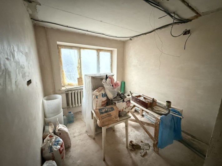 Центр. Двокімнатна. Цегляний будинок. 3/5 поверх. Під ремонт - фото 1