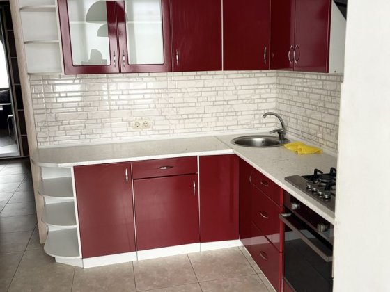 •	1-кімнатна з автономним опаленням і ремонтом Суми