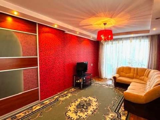 Продам 3 кімнатну квартиру 95 квартал, Проспект Миру,  Є ВІДНОВЛЕННЯ. Кривой Рог