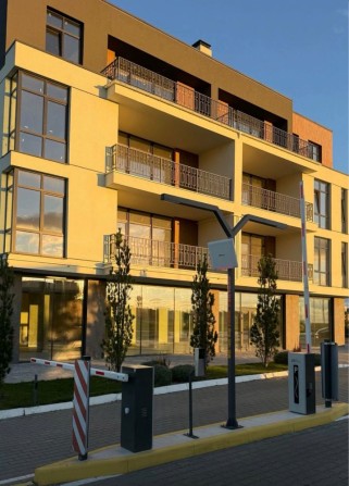 Продам однокімнатну квартиру у клубному будинку - фото 1