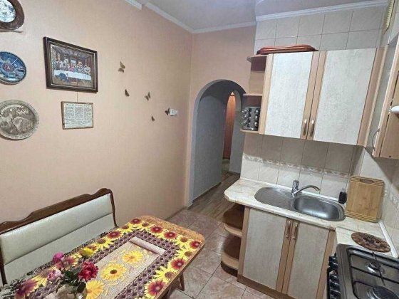 |  Продаж 4-кімнатної квартири з ремонтом в районі Автовокзалу Ровно