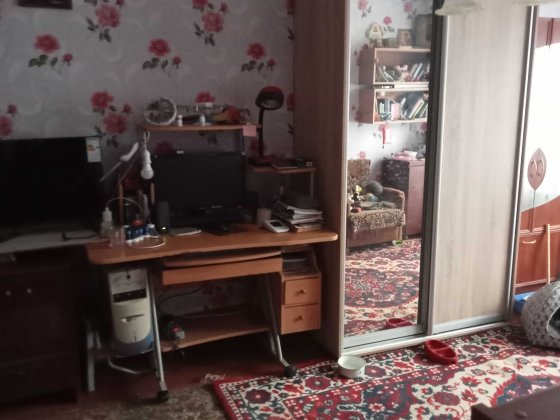 2 ком. 2этаж5 эт. кирпичный дом  98 кв. Кривой Рог