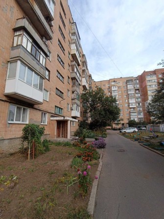 Продаж просторої  квартири по вул. Баяна - фото 1