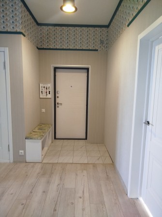 Просторова 3 - кімнатна Сталінка з власним гаражем біля будинку - фото 1