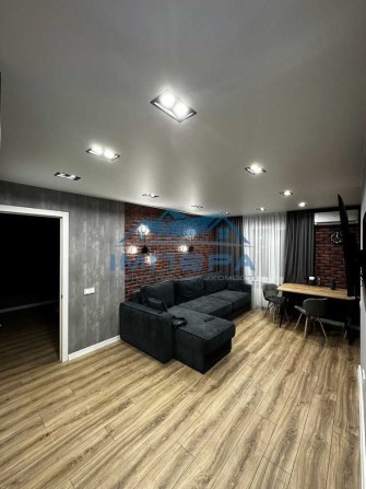 Продам 3 к квартиру в центрі з євро ремонтом - фото 1