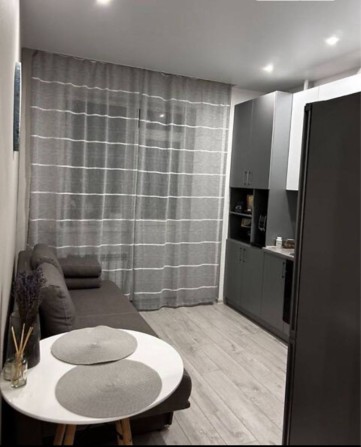 1 кімнатна в Новобудові.  Євроремонт, середній поверх - фото 1