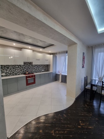 Центр, Соборності стильна 2-х кімнатна квартира  з дизайнерським ремон - фото 1