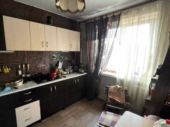 Поділ. Продам  трикімнатну квартиру Полтава