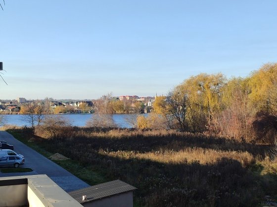 Продаж 1-кімнатної квартири з терасою та видом на озеро Рівне