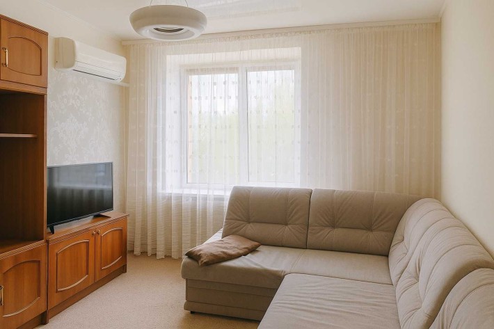 Продаж 2 Кімнатної Квартири з Ремонтом. Окремі Кімнати. ТРЦ "Екватор" - фото 1