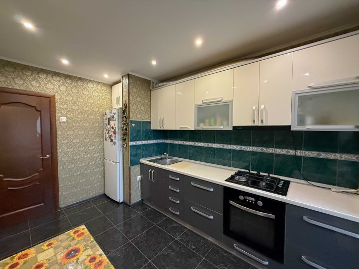 Продам 3 кімнатну квартиру - фото 1