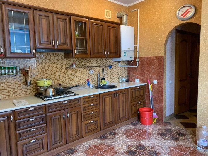 3-кімн. румунський люкс по вул. Гулака-Артемовського - фото 1