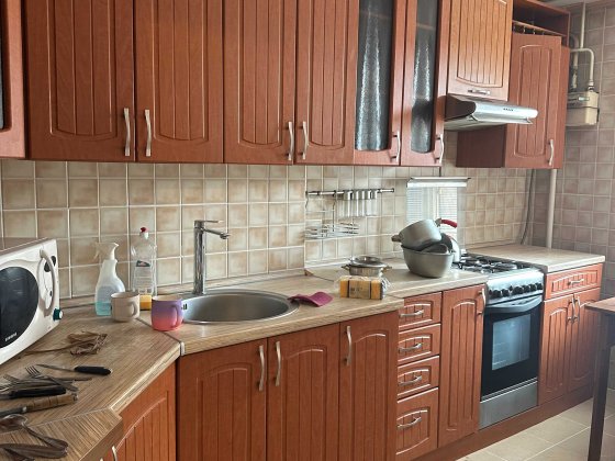 Левада 3 кімнатна    квартира    2005 року   Є Оселя  так Полтава