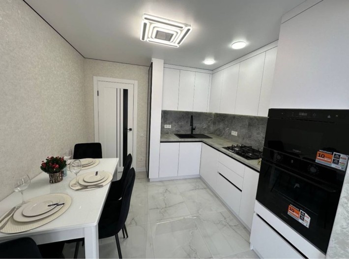 Продається 2 кімнатна вул. Головна р-н Автовокзалу - фото 1