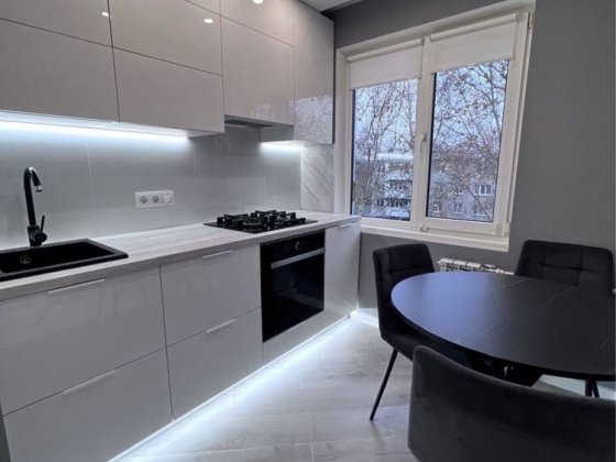 Продам 2 кімнатну вул.Пилипа Орлика Чернівці