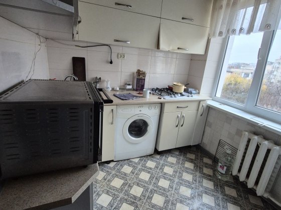 Продається простора 3 кім Київка Чернівці