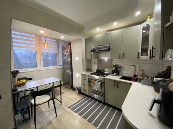 Продається 3-кімн чешка з капітальним ремонтом Героїв Майдану Чернівці