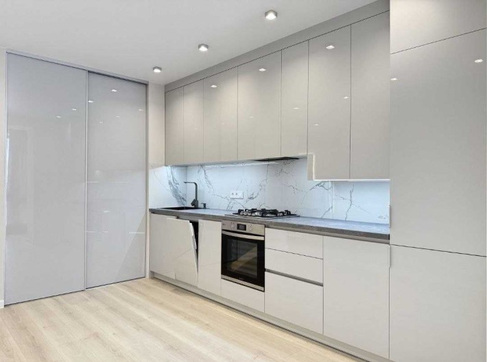 1-Кімнатна 46 кв.м. «На Щасливому» з Гардеробною! - фото 1