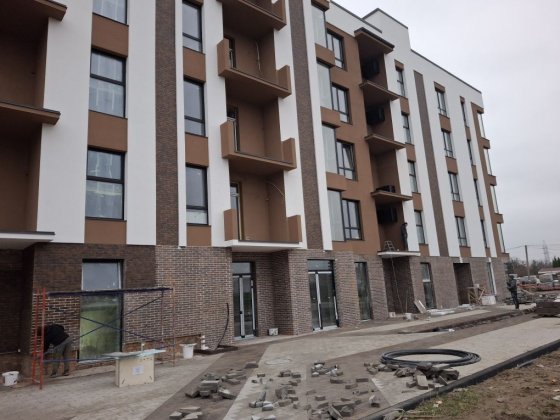 Продаи 2 кім в 5 пов.новобудові з ліфтом Ужгород