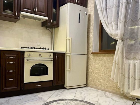 Продається 2 кімнатна вул. Скальда Чернівці