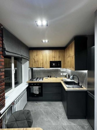 Продаж 3-кімнатної квартири в центральній частині міста - фото 1