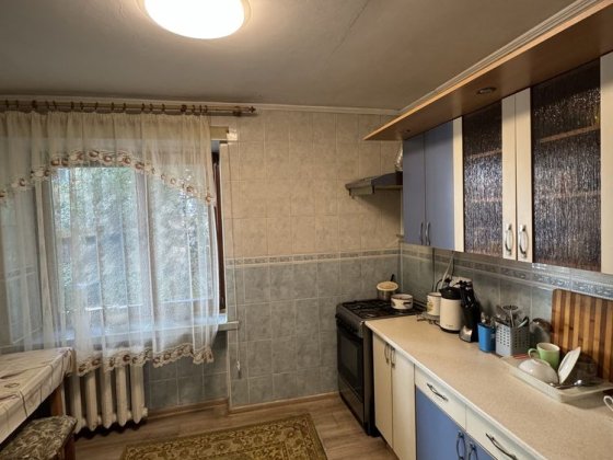 Продаж 2-кім квартири р-н Комарова! Чернівці