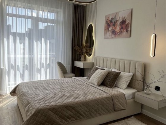 Продається 1-к здана новобудова в районі центру Черновцы