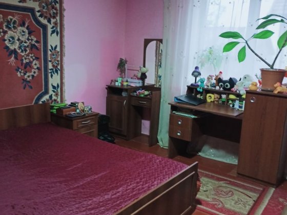 Продається 2 к. квартиру в будинку по вул Хортицькій Чернівці