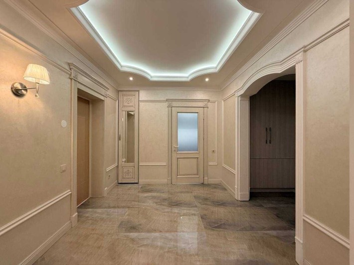 Статусна 3-кімнатна квартири в центрі міста - фото 1