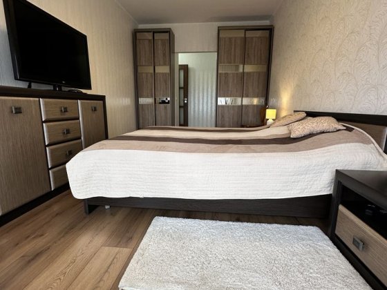 Продам гарну дворівневу квартиру в центрі з усіма меблями і технікою Рівне