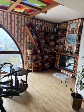 Продам квартиру Пентхауз 2 поверхи в центрі міста - фото 1