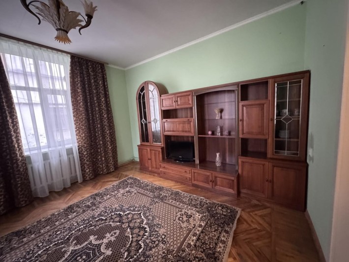 Продається квартира, вулиця Гнатюка - фото 1