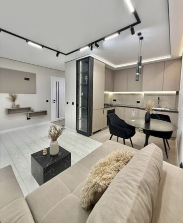 Продається 2 кімнатна квартира по вул. Смакули - фото 1