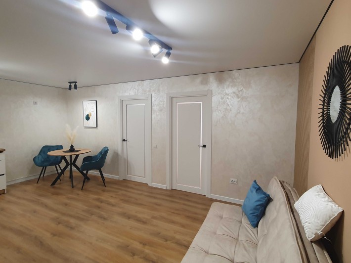 Продаж двохкімнатної квартири +кухня-студія в новому будинку - фото 1