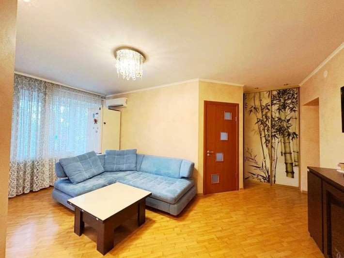 %  Трикімнатна квартира в самому центрі Рівного — проспект Миру - фото 1