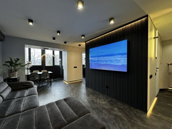 Продам 3-к квартиру з ремонтом Чернівці