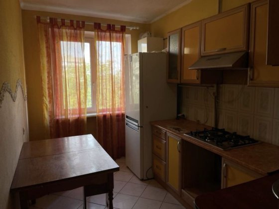 Продаж 3 - ох кімнатноі квартири Ужгород