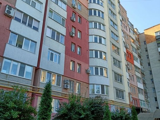 Продаж трьох кімнатної квартири з ремонтом і меблями. Суми