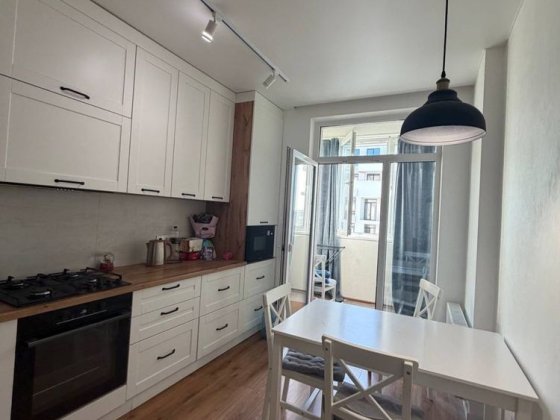 Продаж гарної квартири. Парк. Набережна. Центр Ужгород