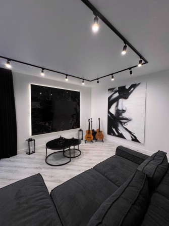 Продаж 2-кімнатної квартири з авторським дизайном - фото 1