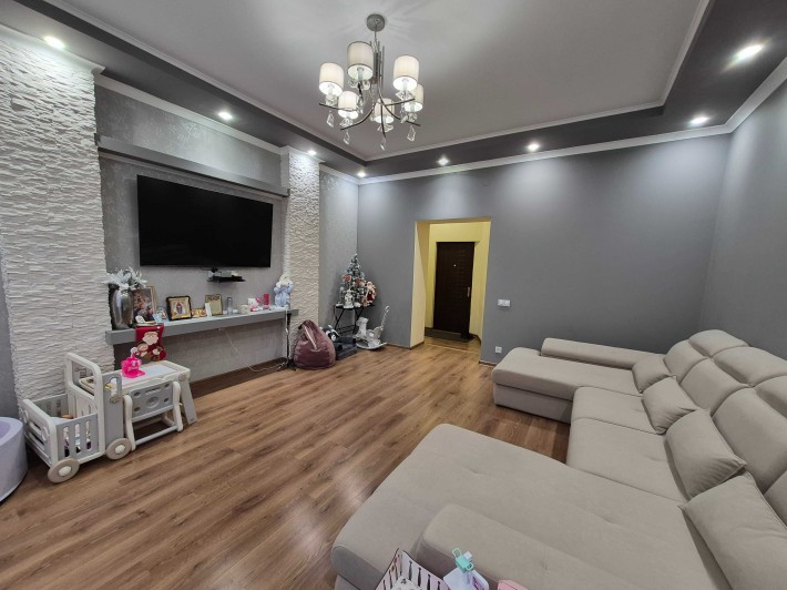 Ужгород. Продається 2-кімн.квартира на набережній. Центр. - фото 1