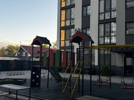 Продаж 2 к панорамноі чорновоі квартири з видом на слов кордон Ужгород